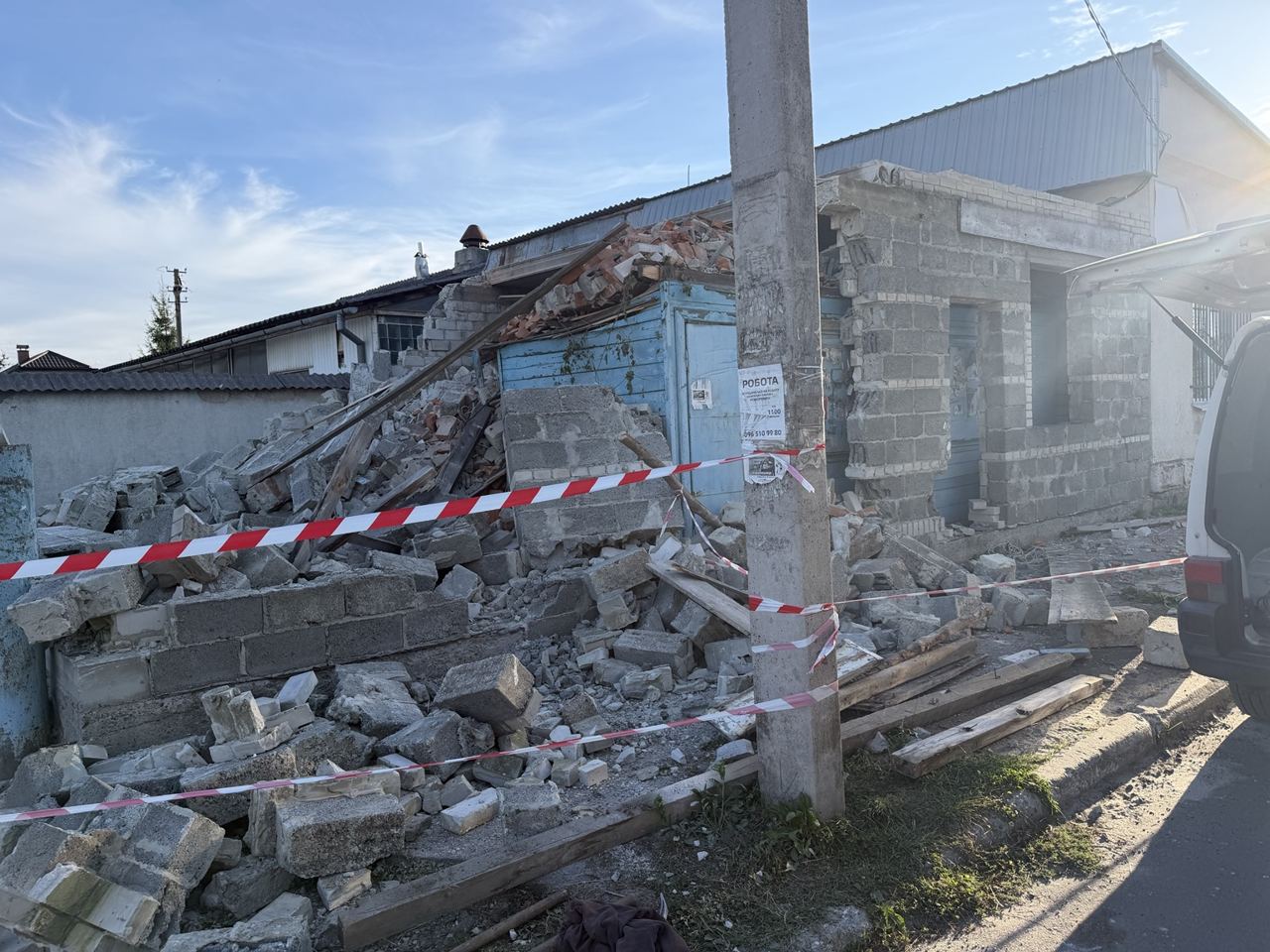 Розбирання цегляних конструкцій